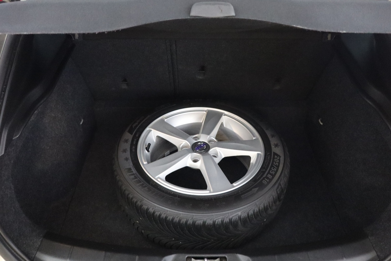 Volvo V40 Cross Country vaihtoauto