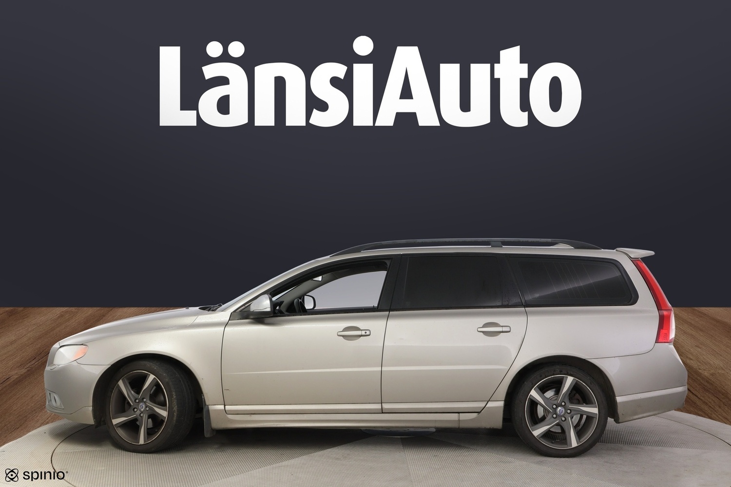 Volvo V70 vaihtoauto