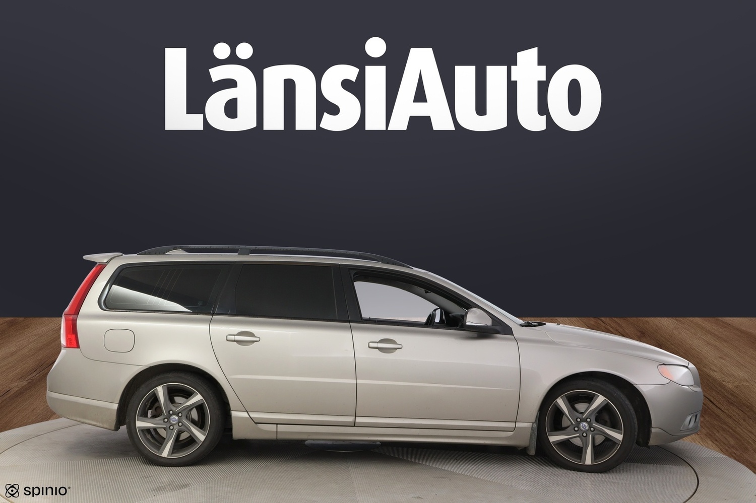Volvo V70 vaihtoauto