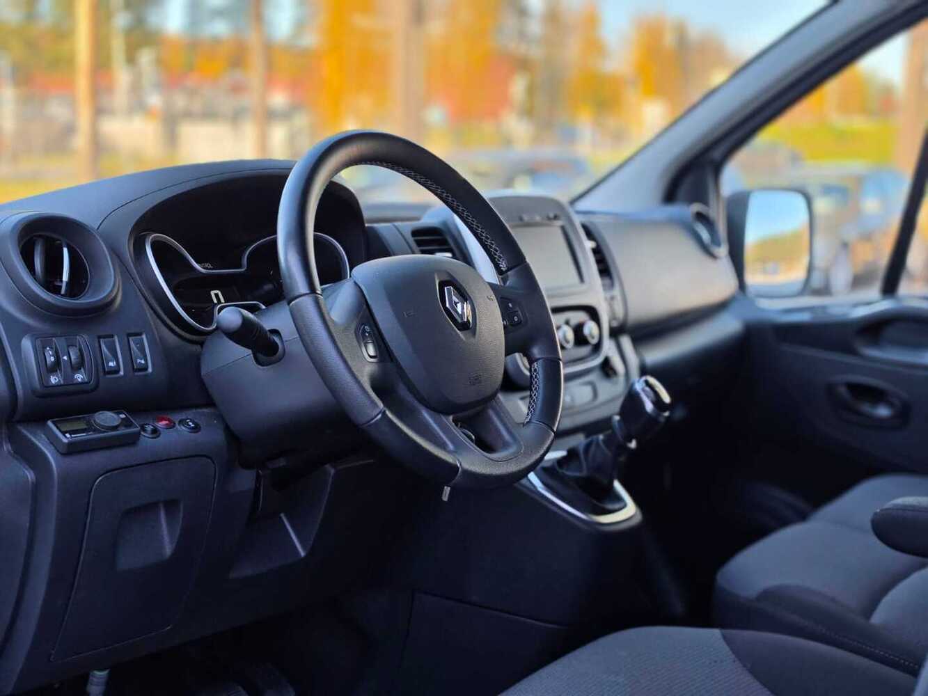 Renault Trafic vaihtoauto