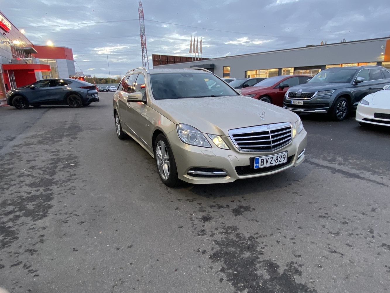 Mercedes-Benz E vaihtoauto