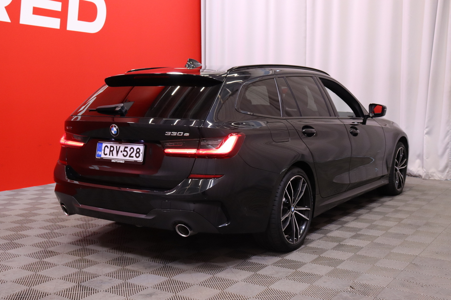 BMW 330 vaihtoauto