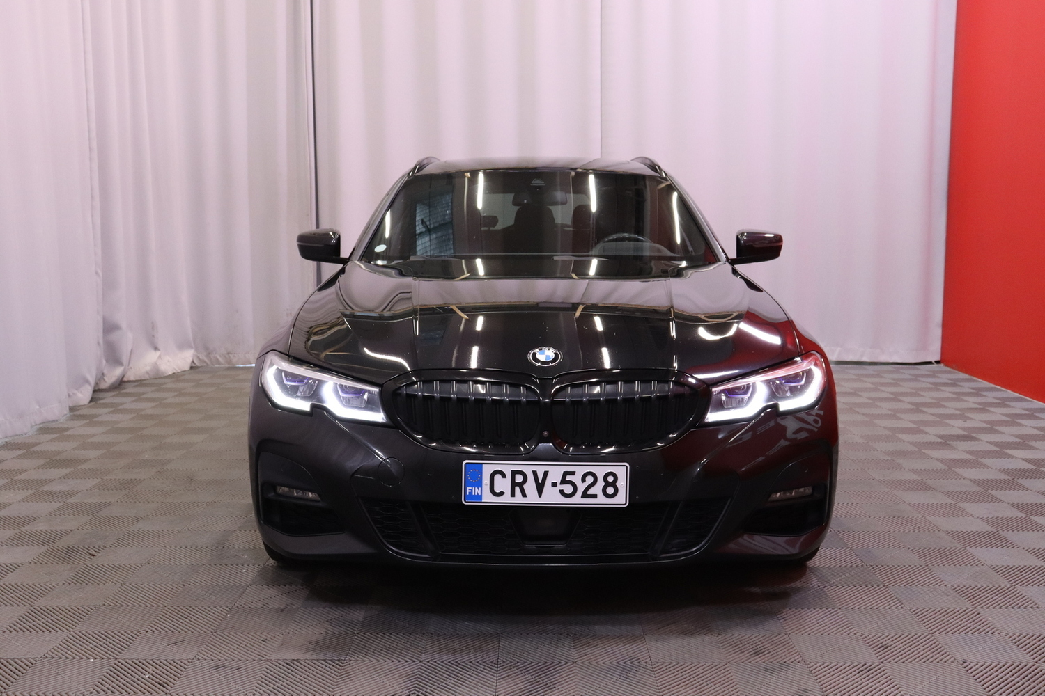BMW 330 vaihtoauto
