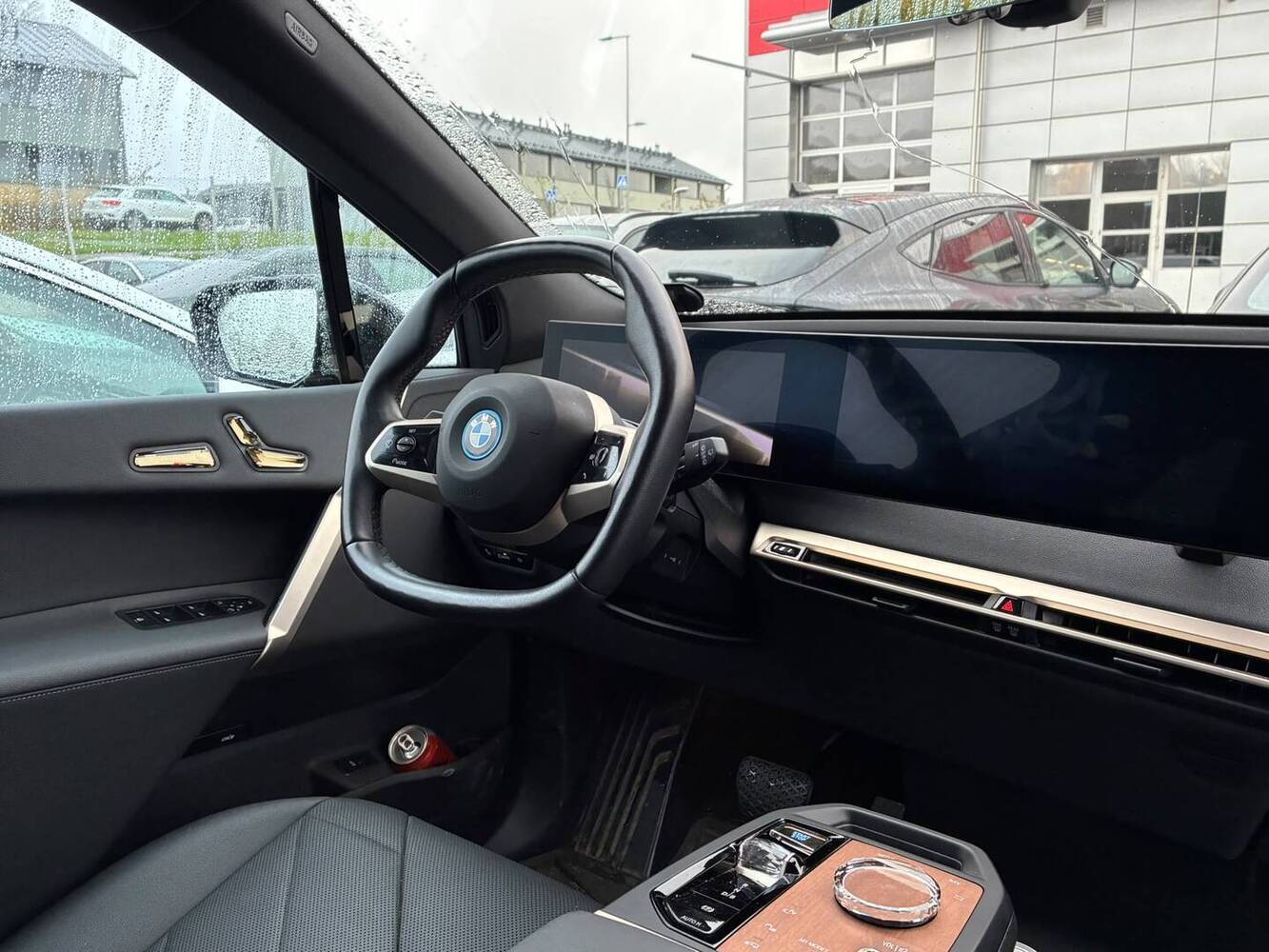 BMW iX vaihtoauto
