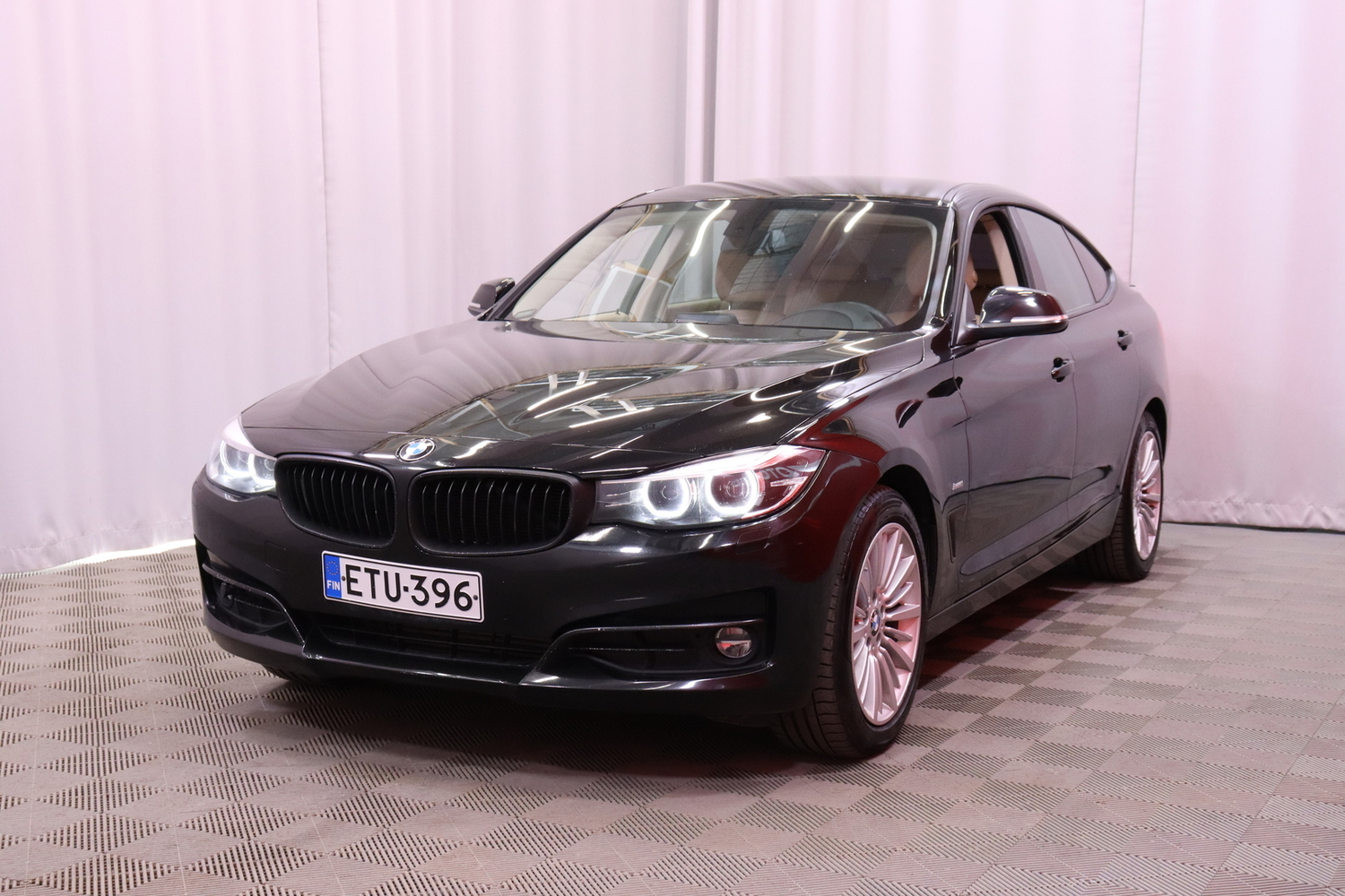 BMW 320 vaihtoauto