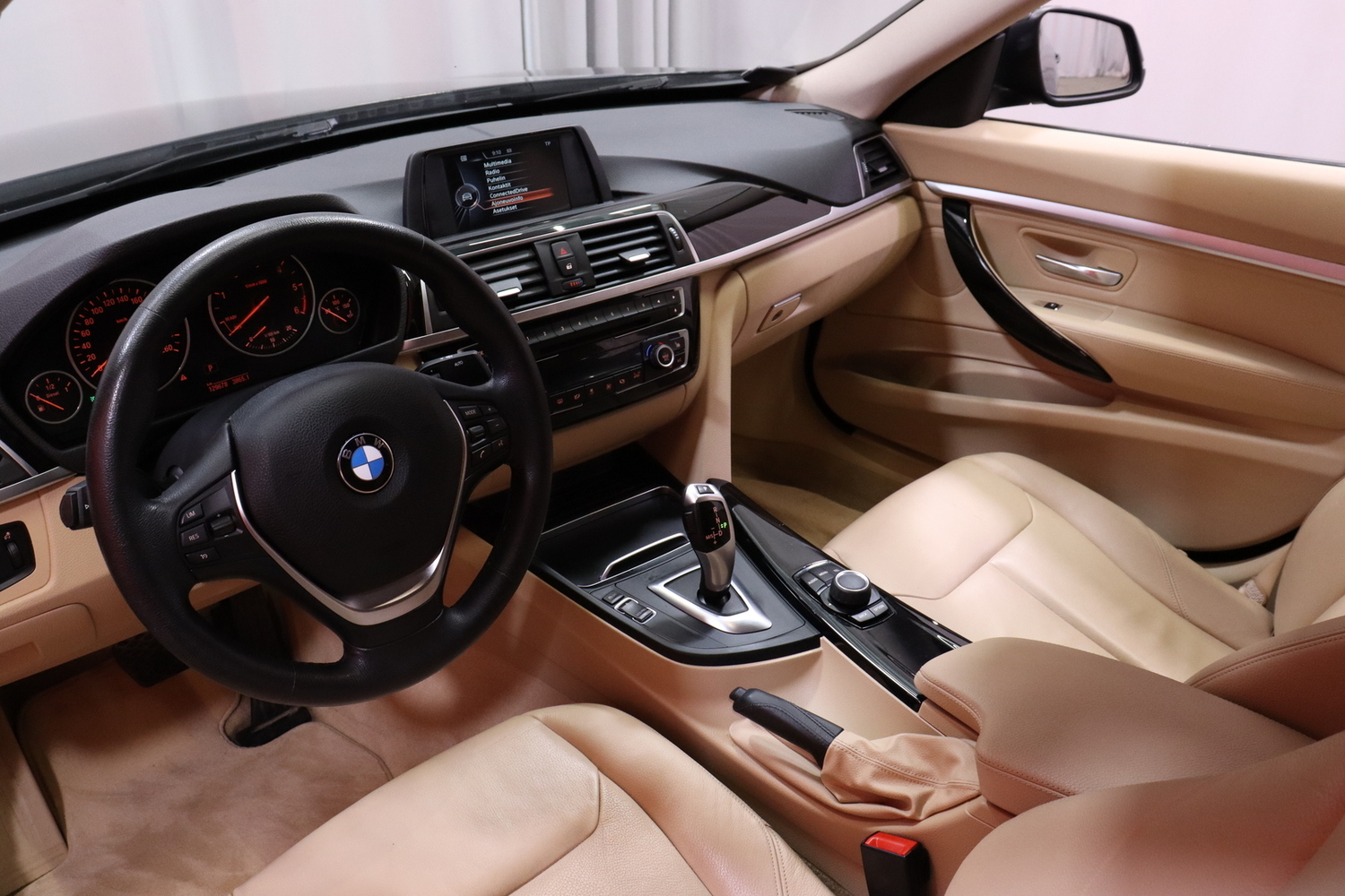 BMW 320 vaihtoauto