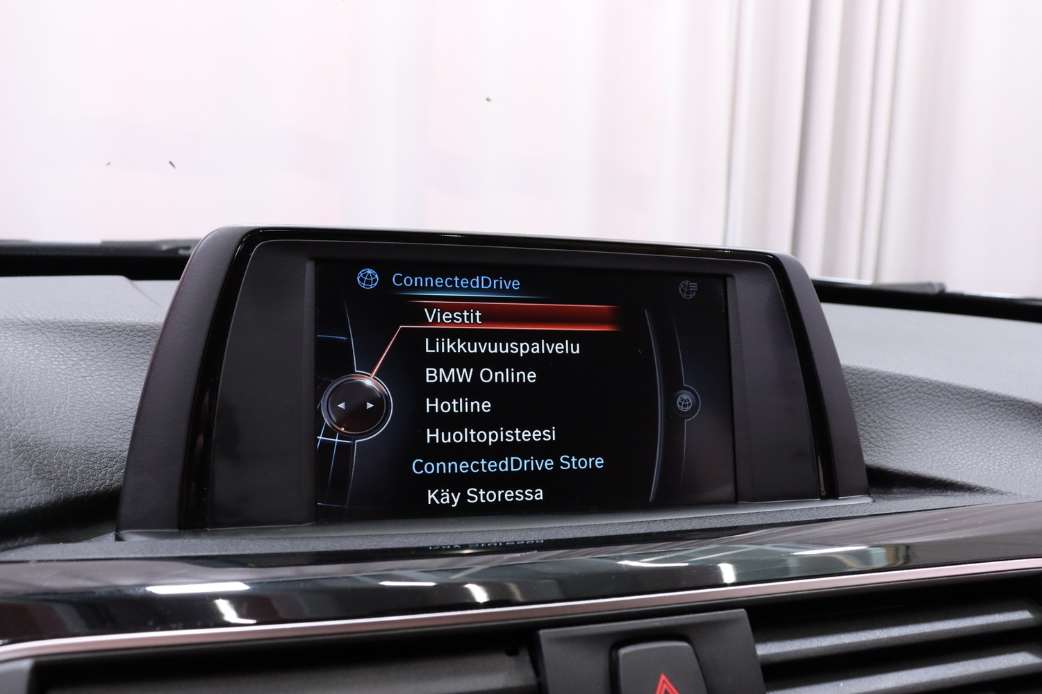 BMW 320 vaihtoauto