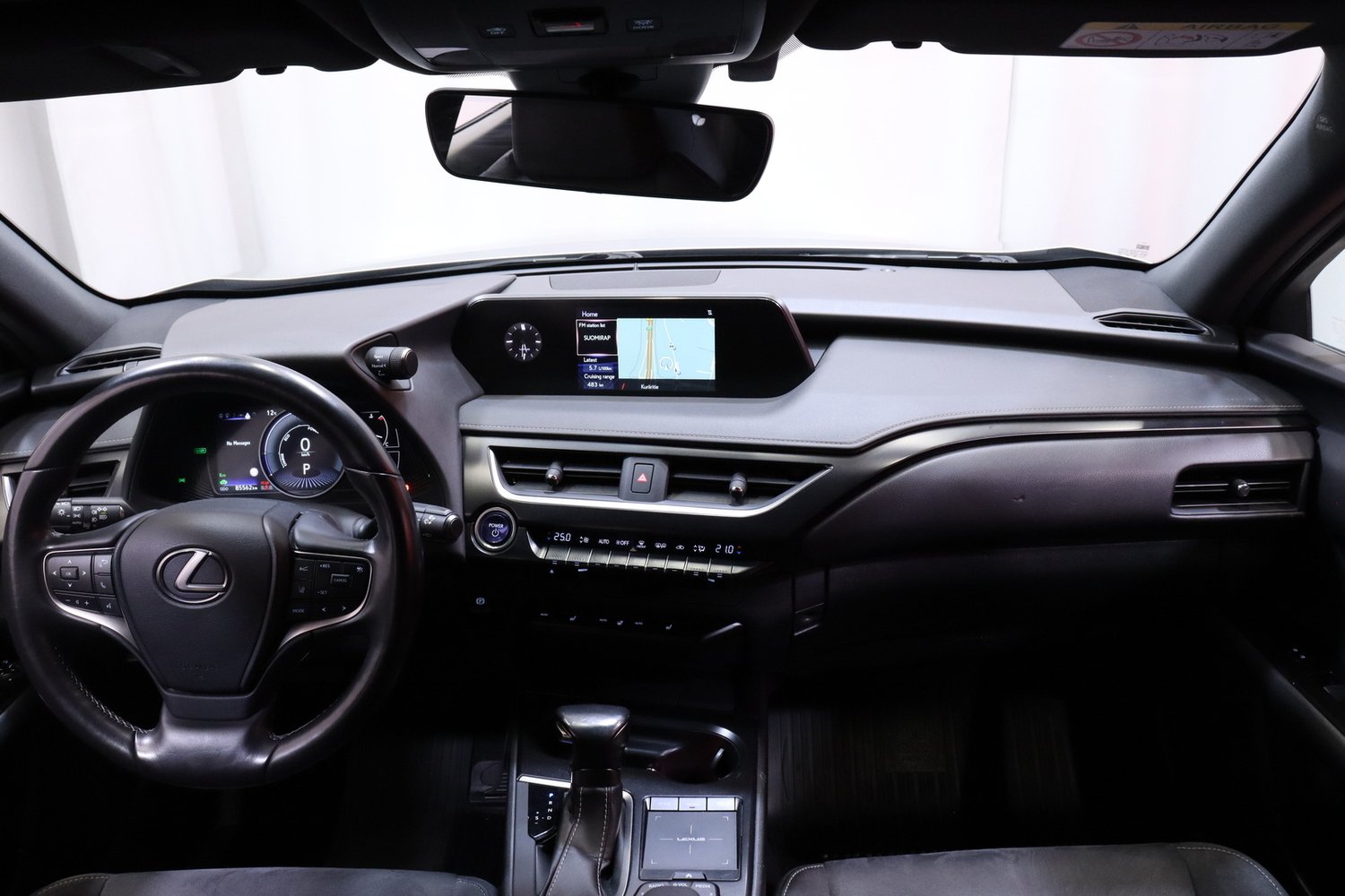 Lexus UX vaihtoauto