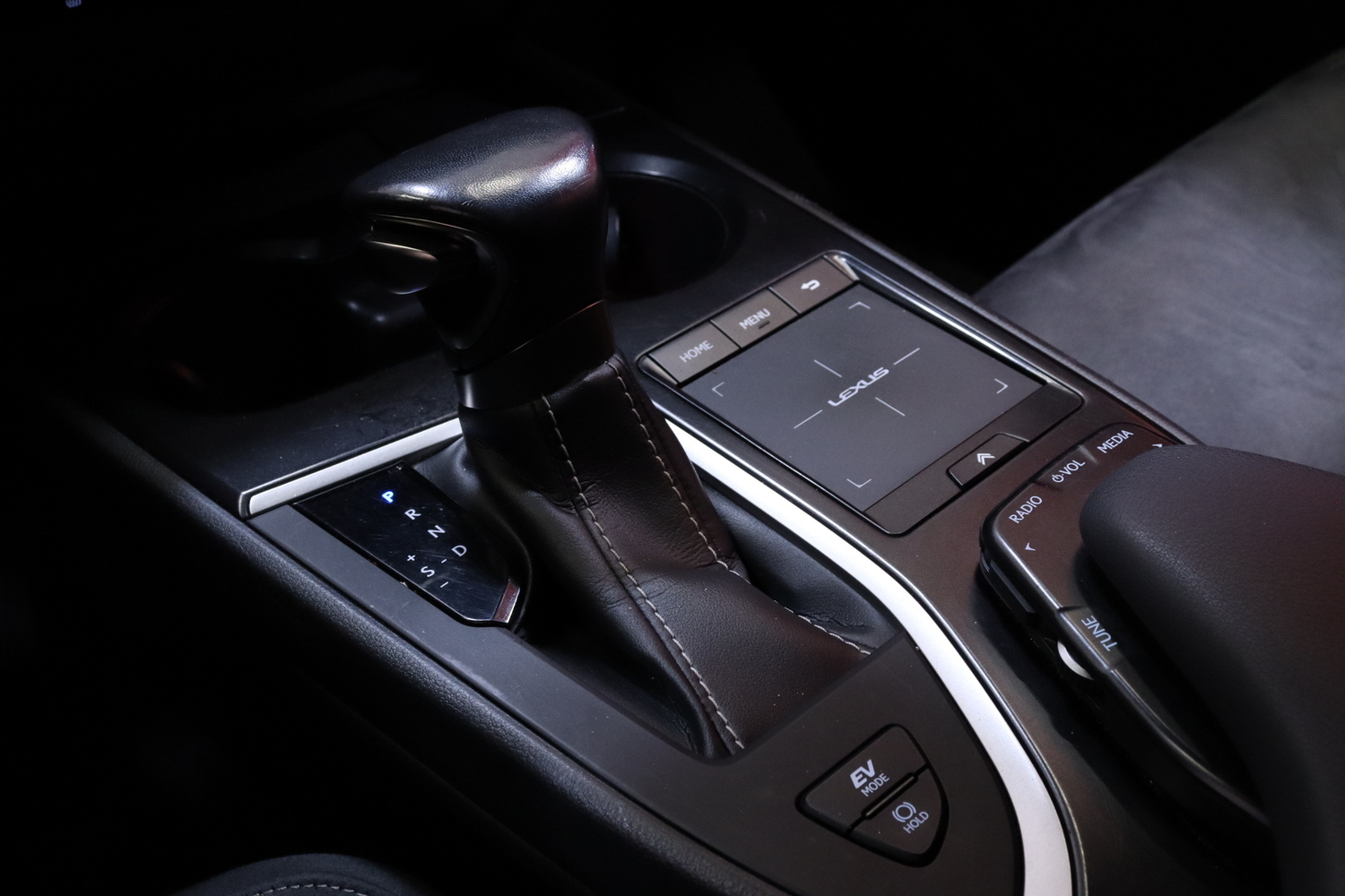 Lexus UX vaihtoauto