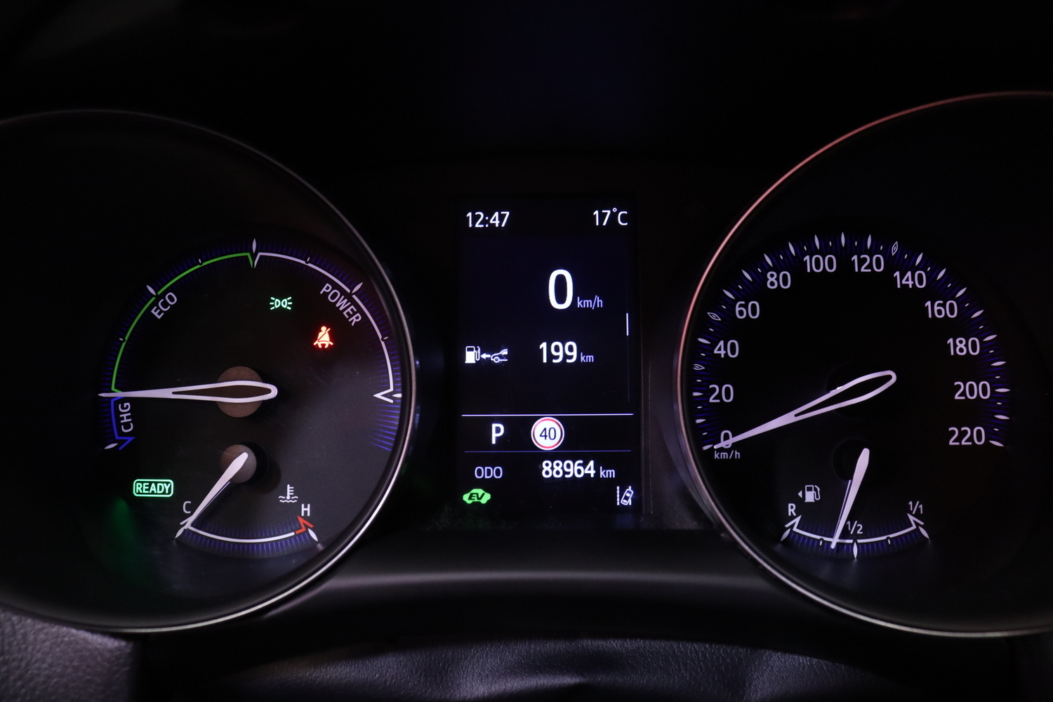 Toyota C-HR vaihtoauto