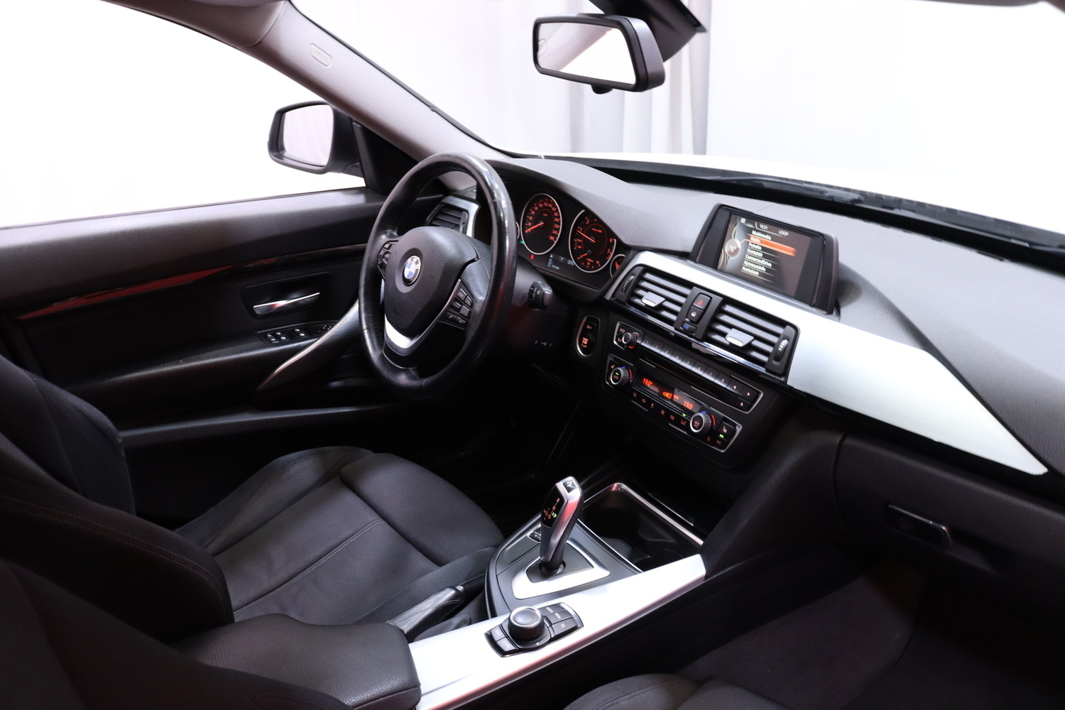 BMW 320 vaihtoauto