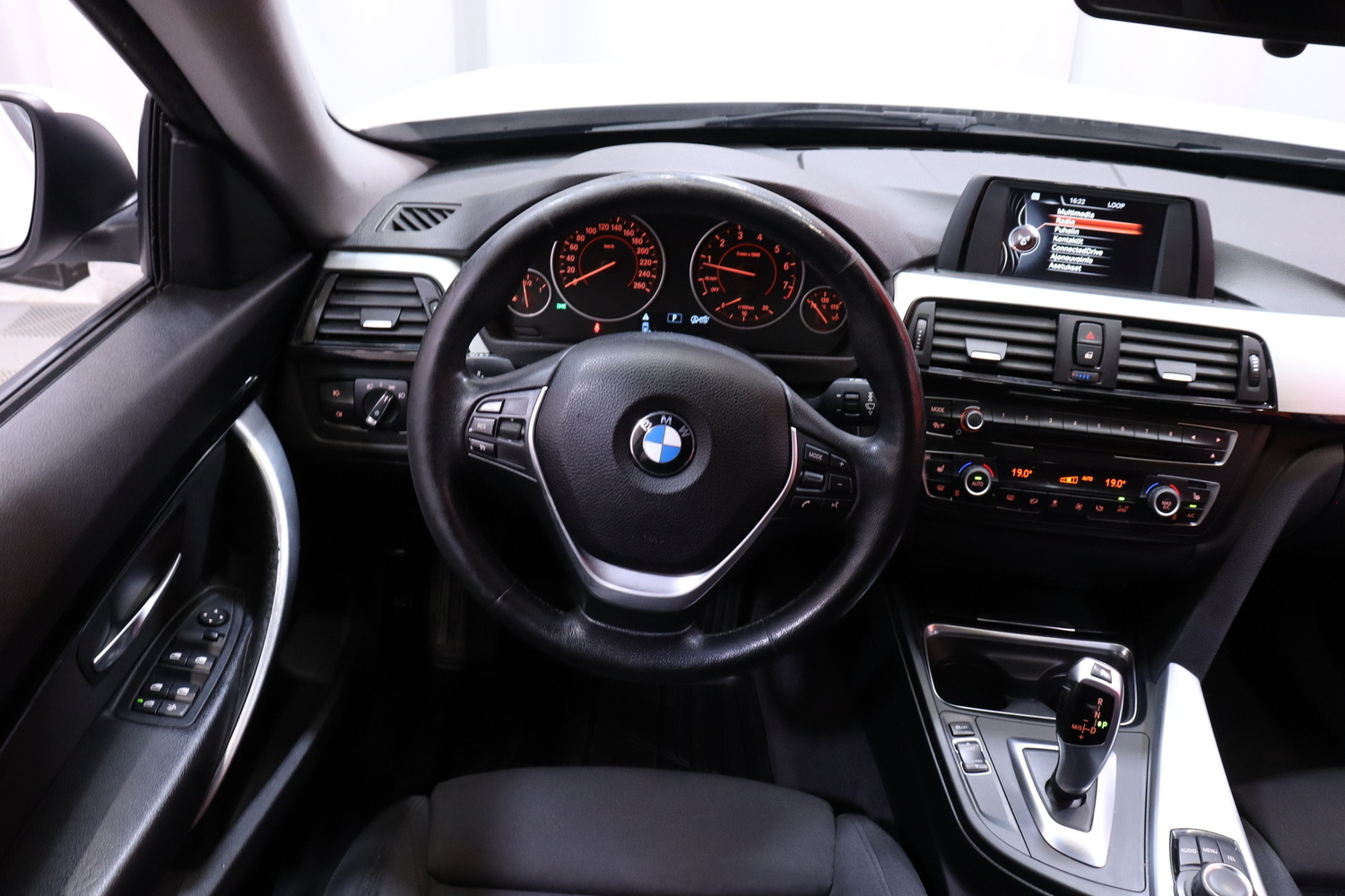 BMW 320 vaihtoauto
