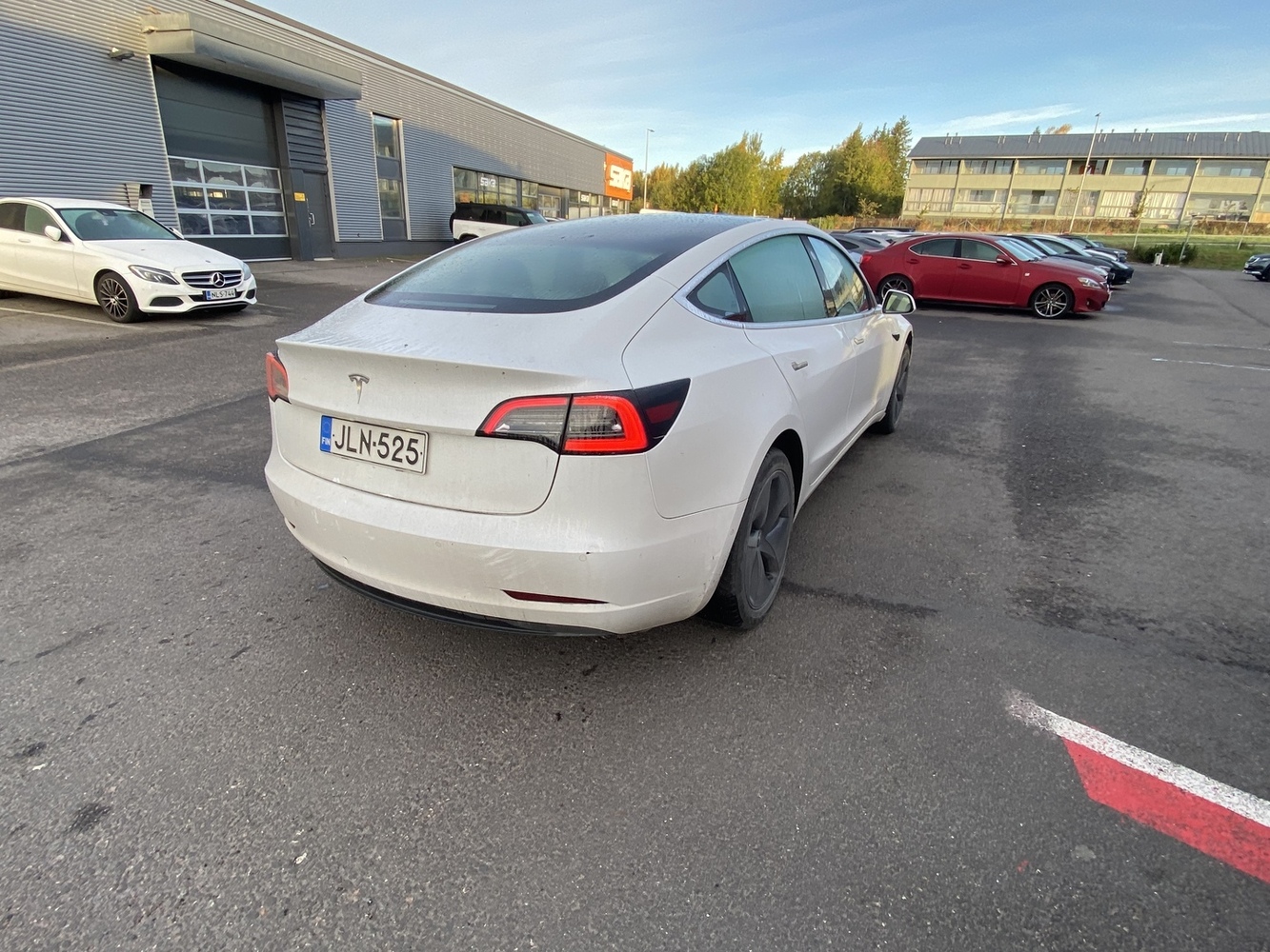 Tesla Model 3 vaihtoauto