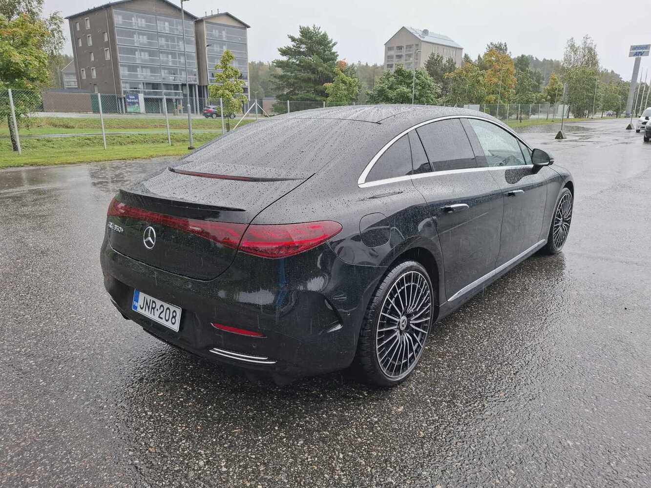Mercedes-Benz EQE vaihtoauto