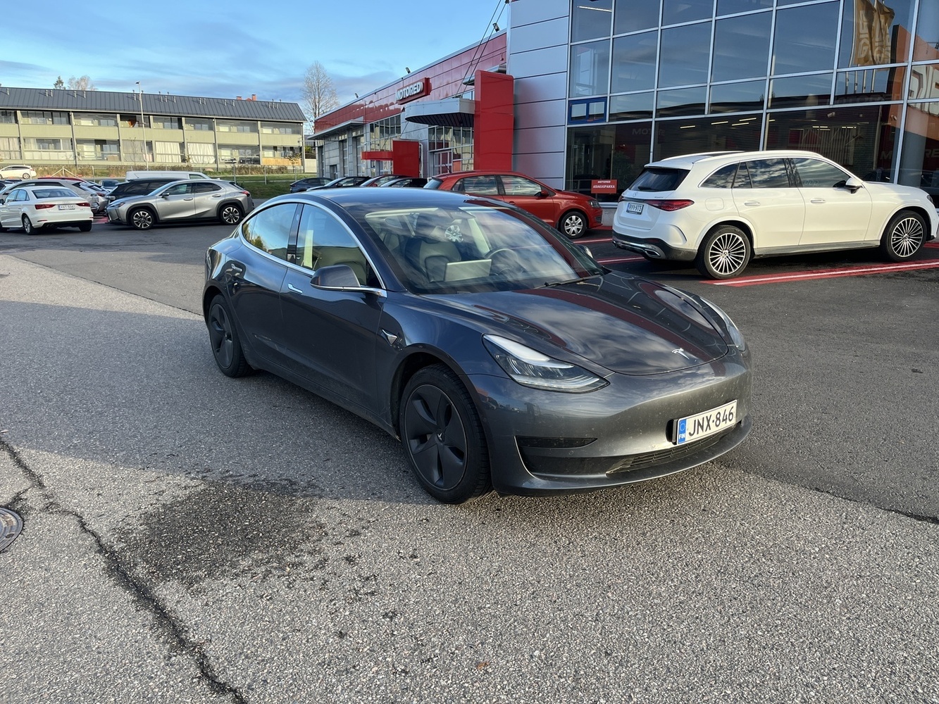 Tesla Model 3 vaihtoauto