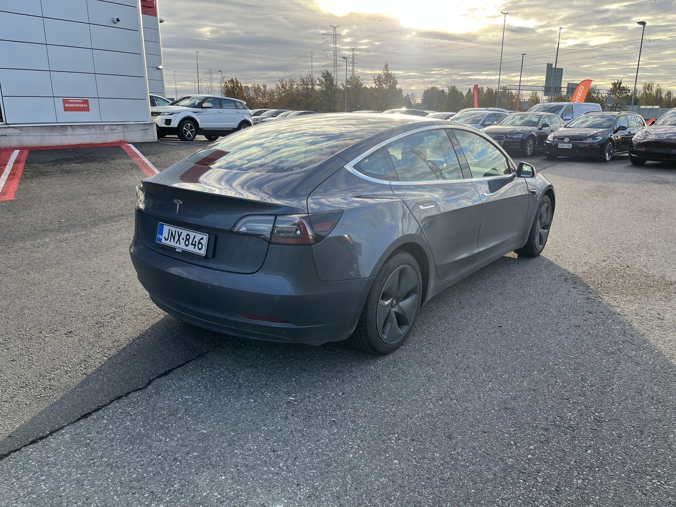 Tesla Model 3 vaihtoauto