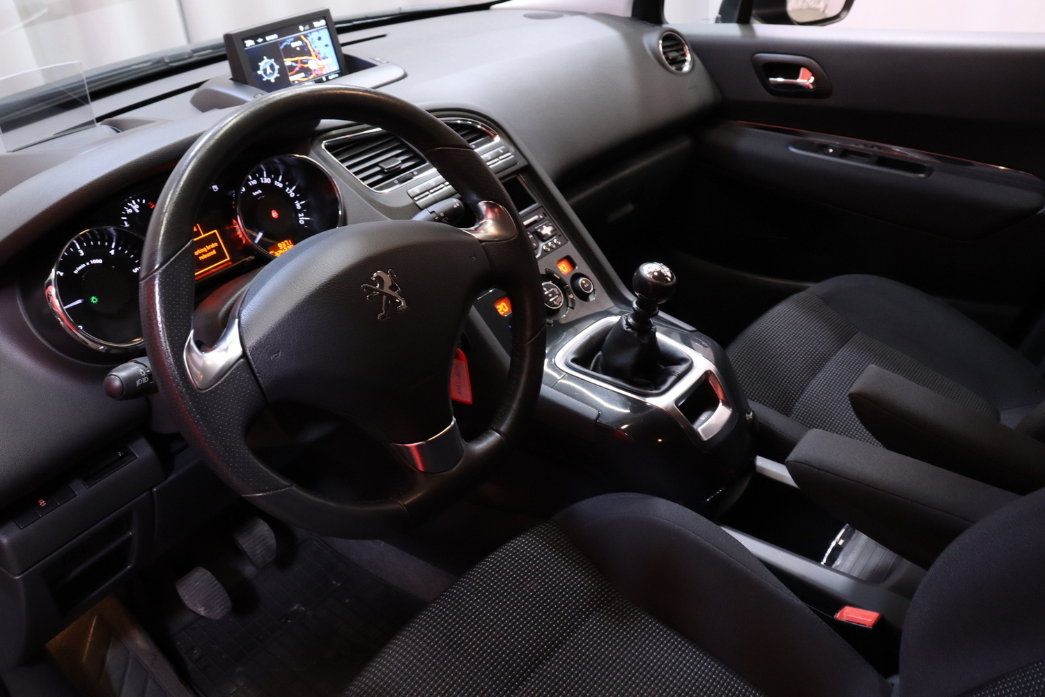 Peugeot 5008 vaihtoauto