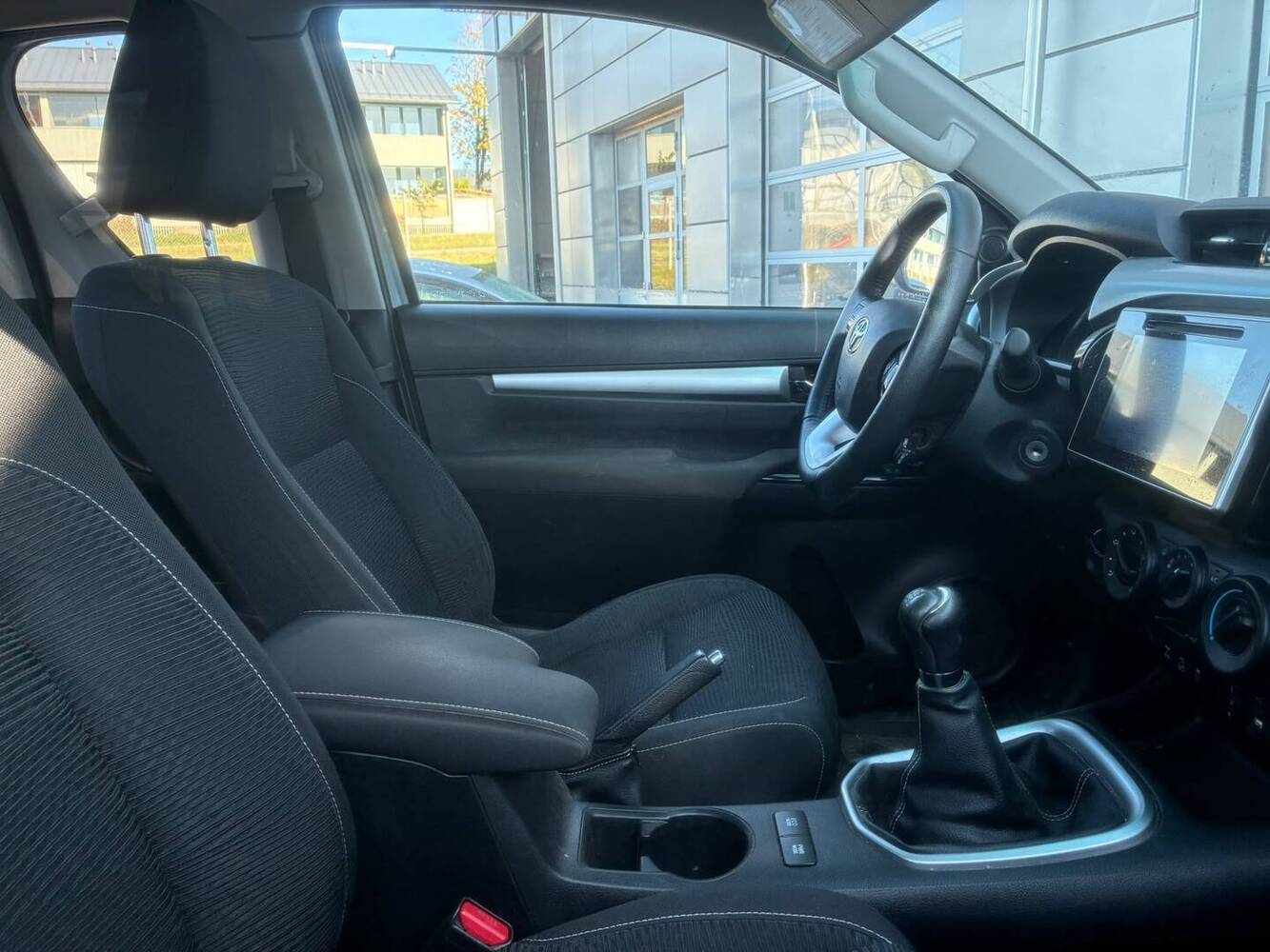 Toyota Hilux vaihtoauto