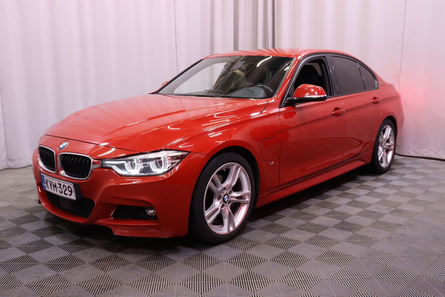 BMW 330 vaihtoauto