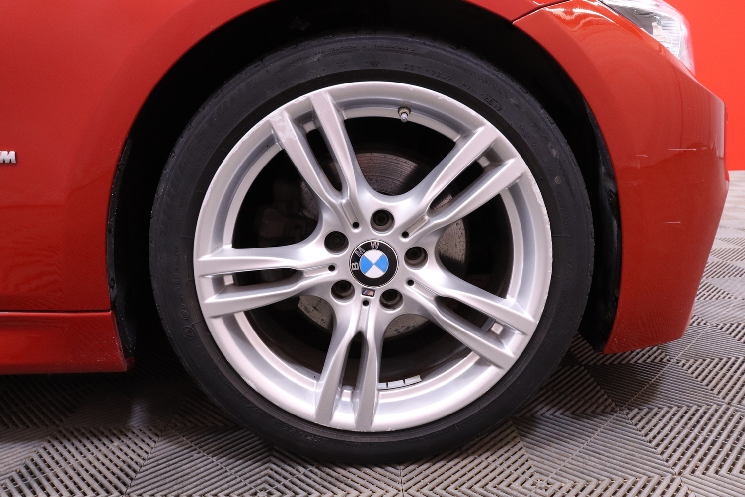 BMW 330 vaihtoauto