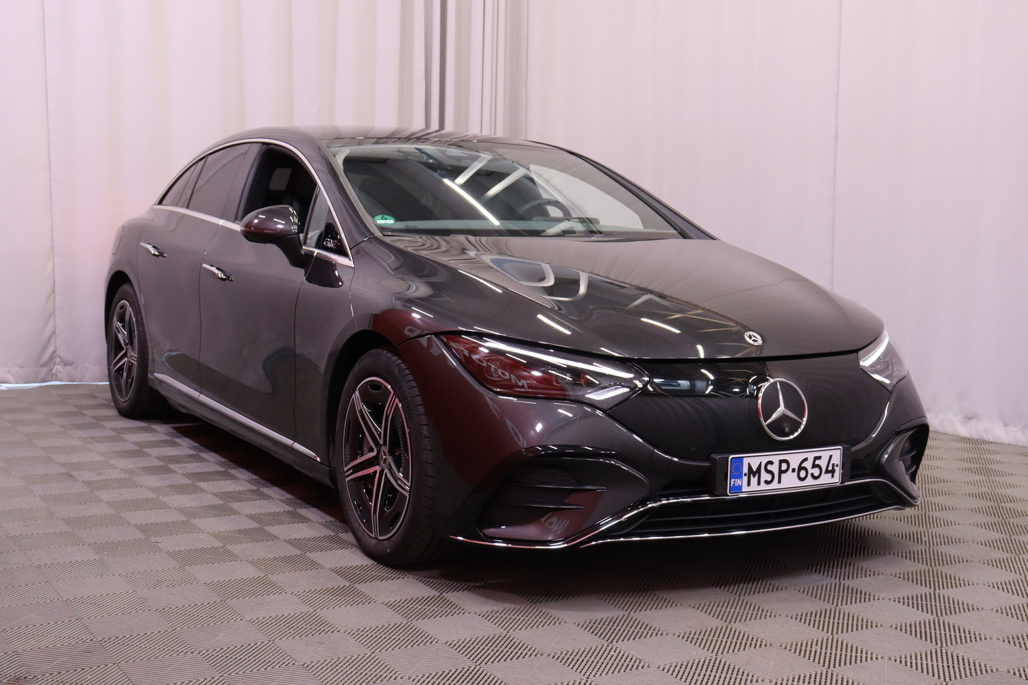 Mercedes-Benz EQE vaihtoauto