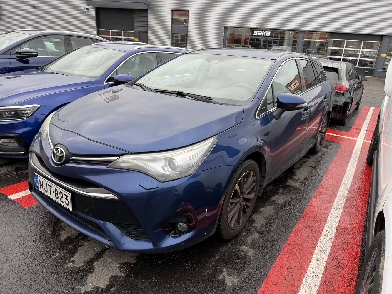Toyota Avensis vaihtoauto
