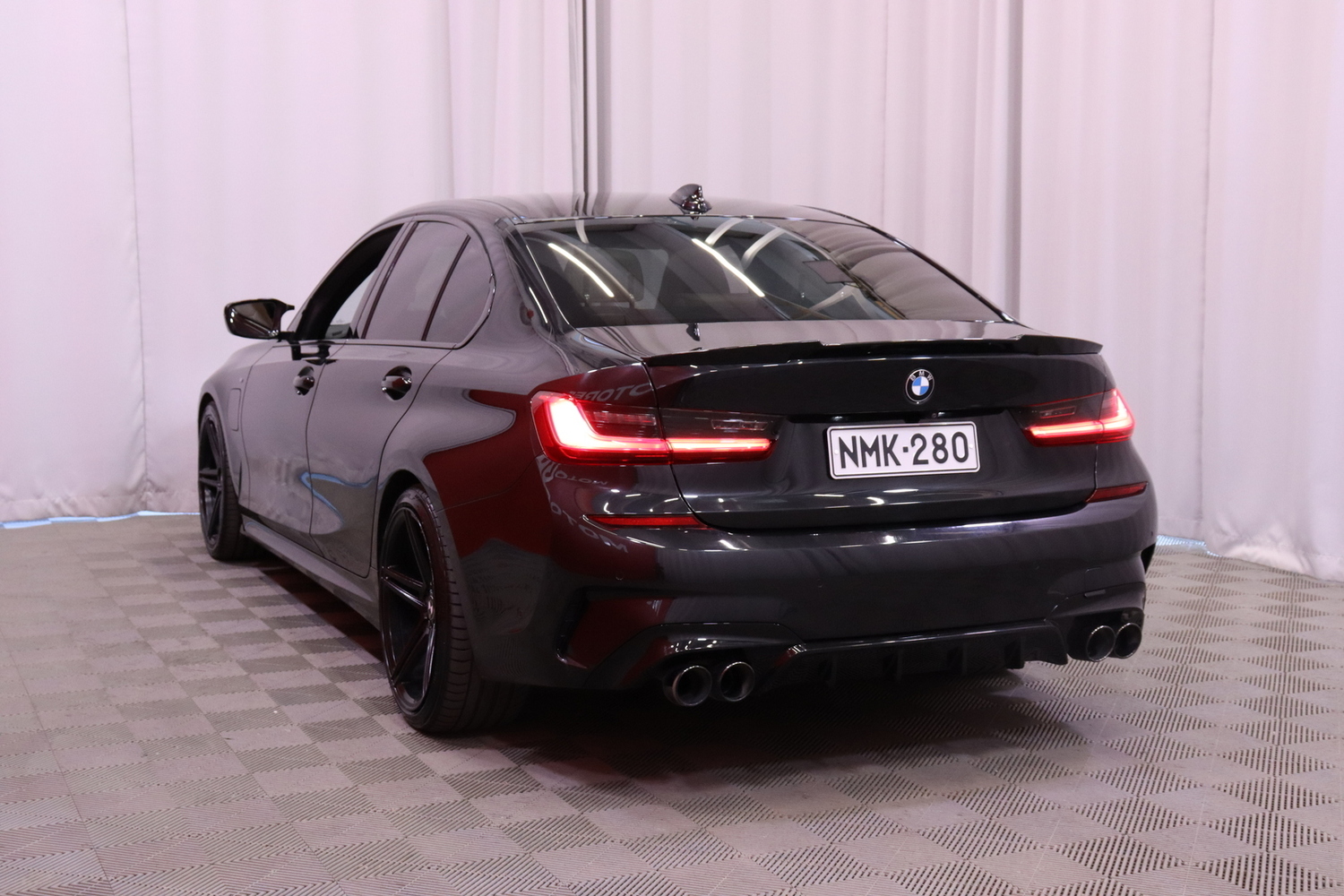 BMW 330 vaihtoauto