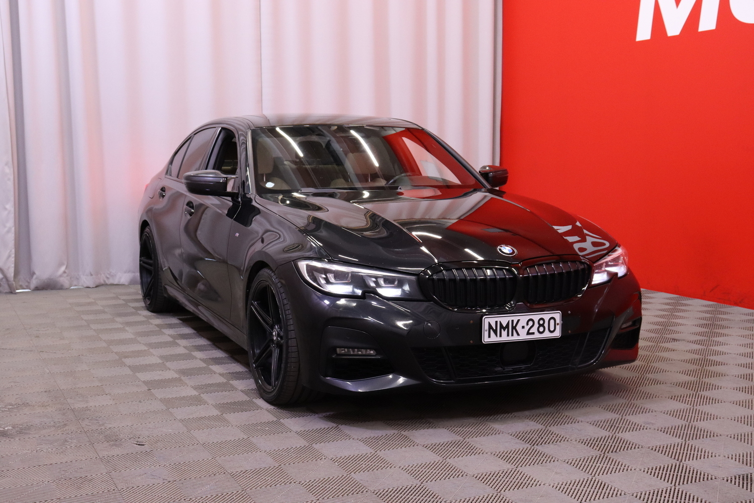 BMW 330 vaihtoauto