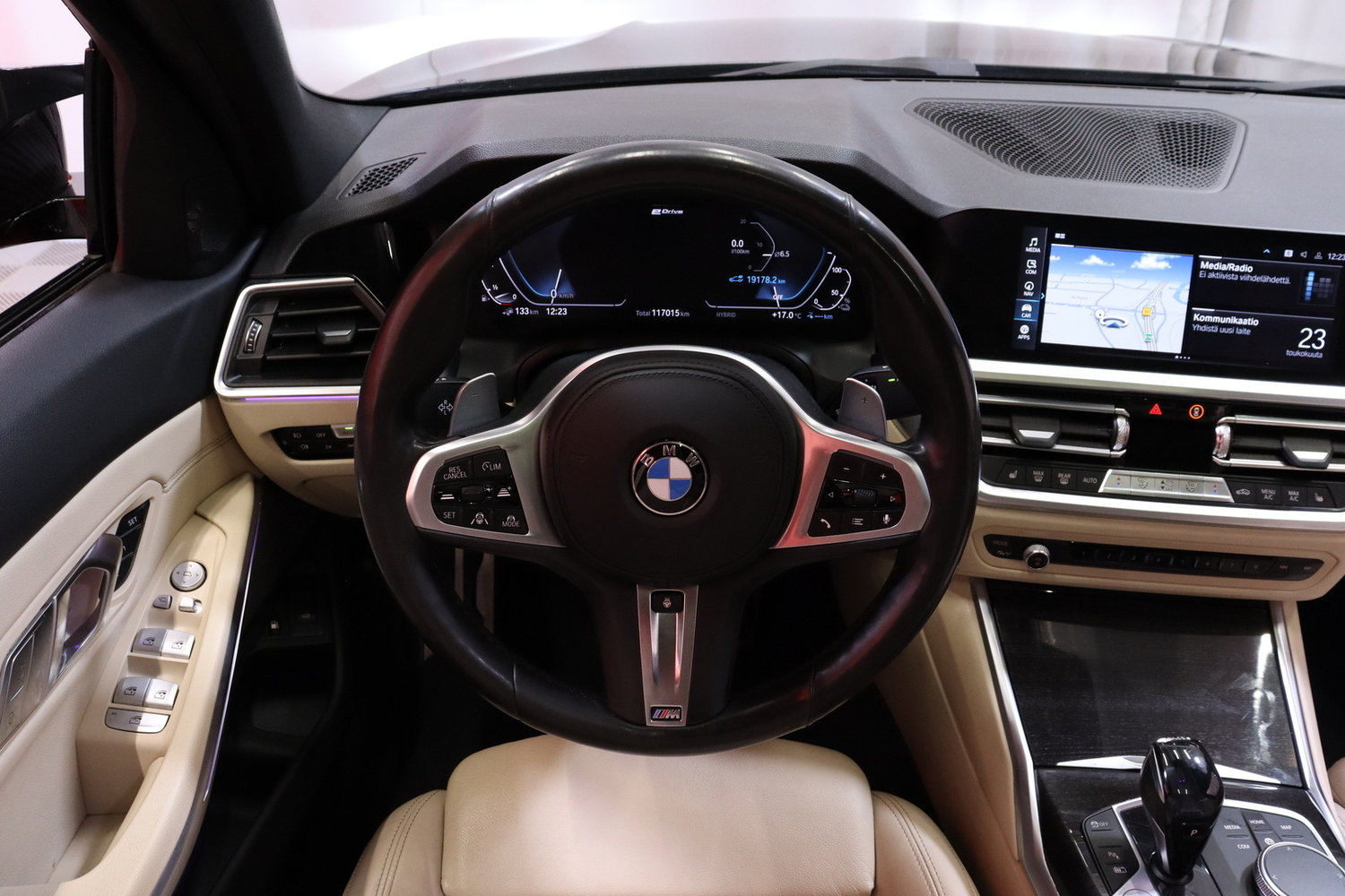BMW 330 vaihtoauto