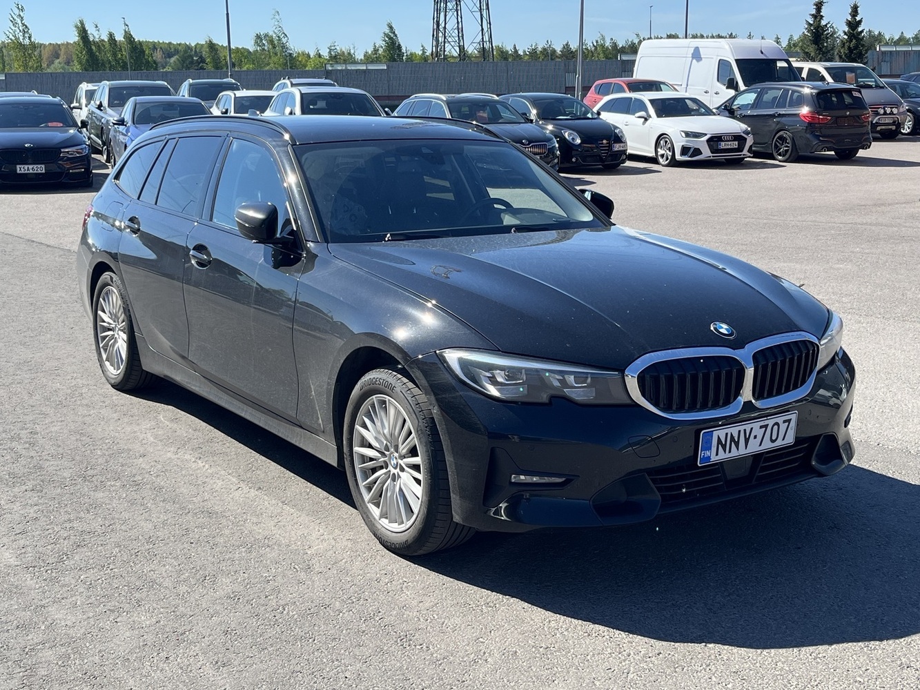 BMW 330 vaihtoauto
