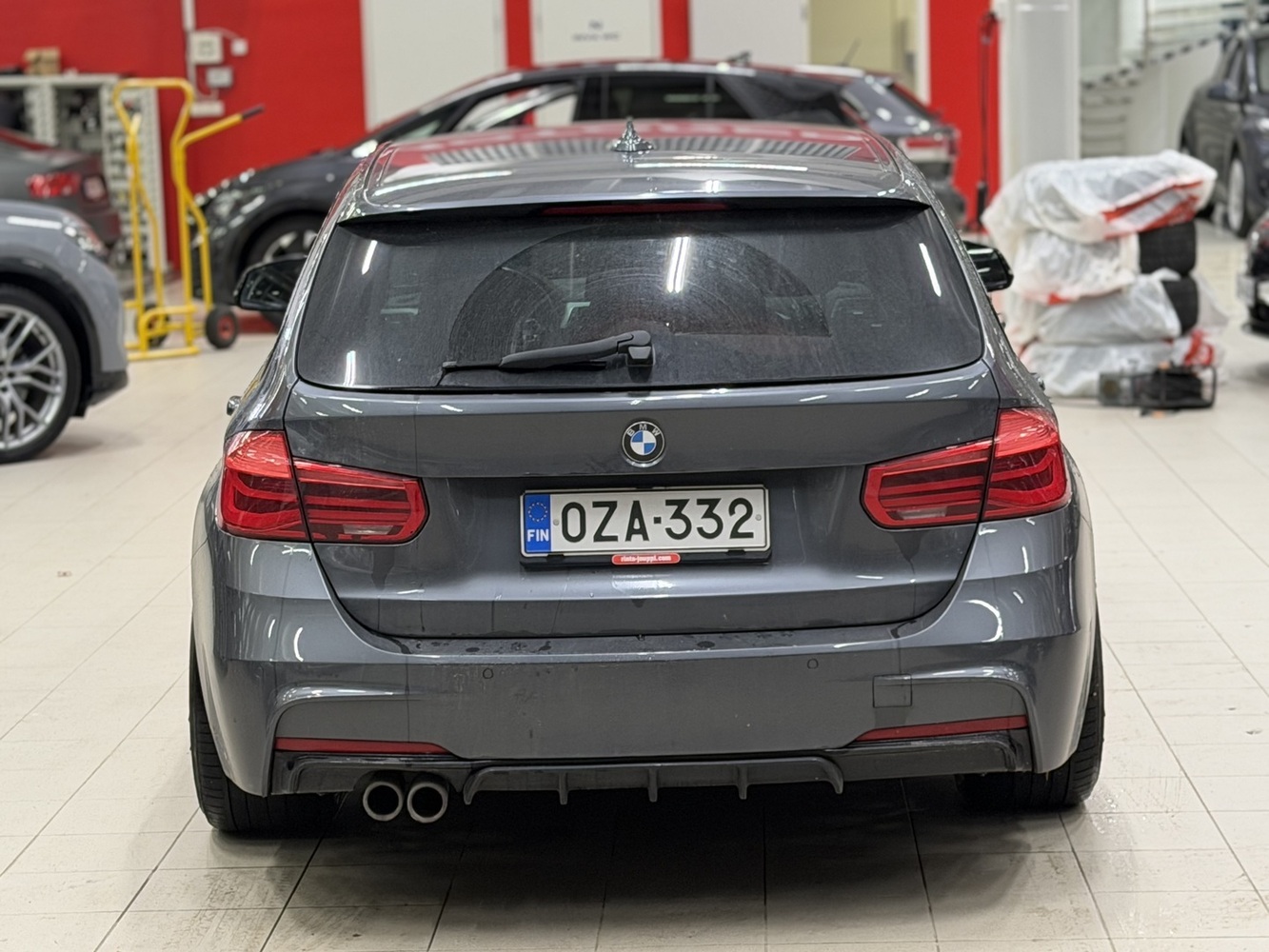BMW 330 vaihtoauto