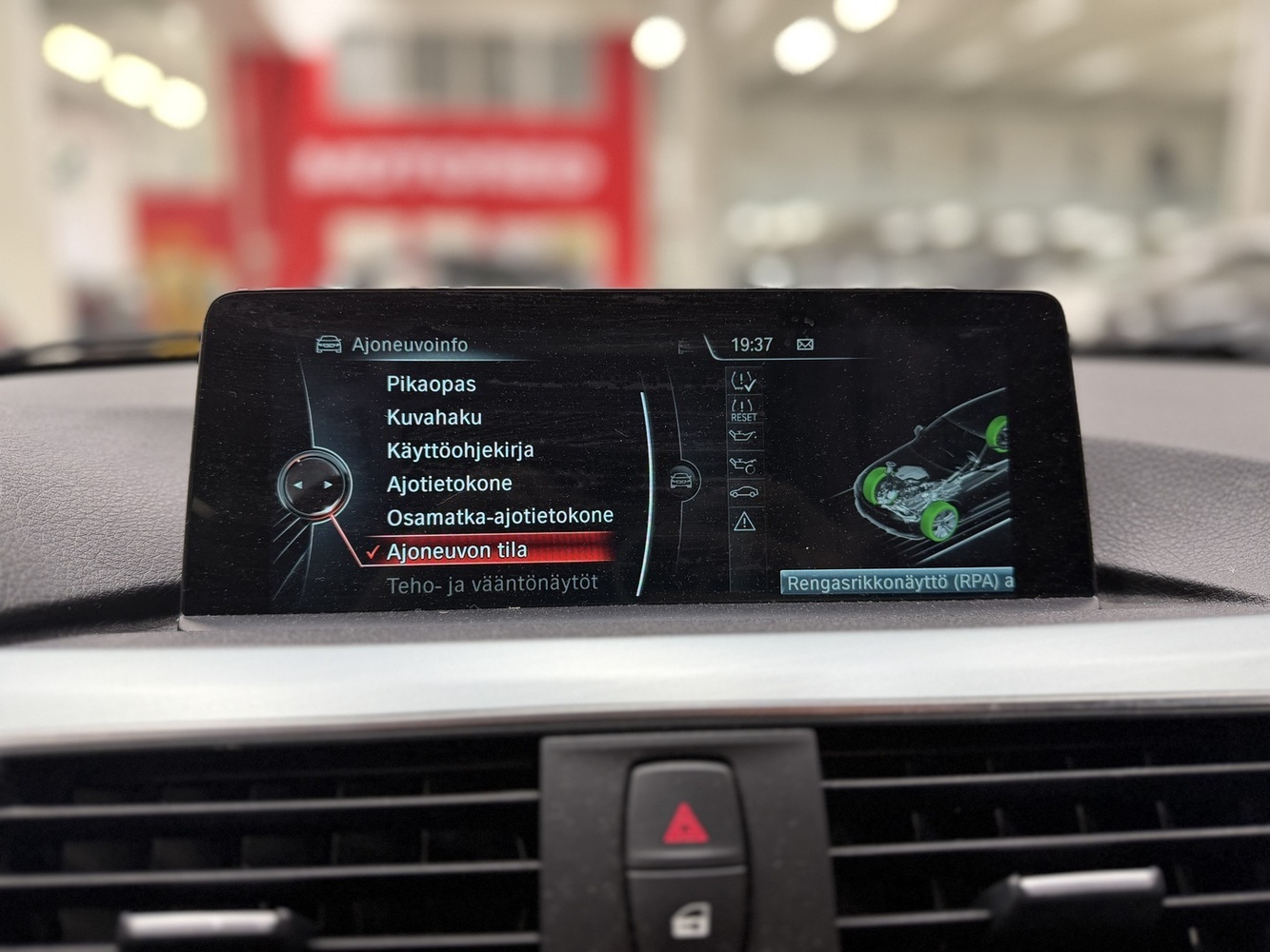 BMW 330 vaihtoauto