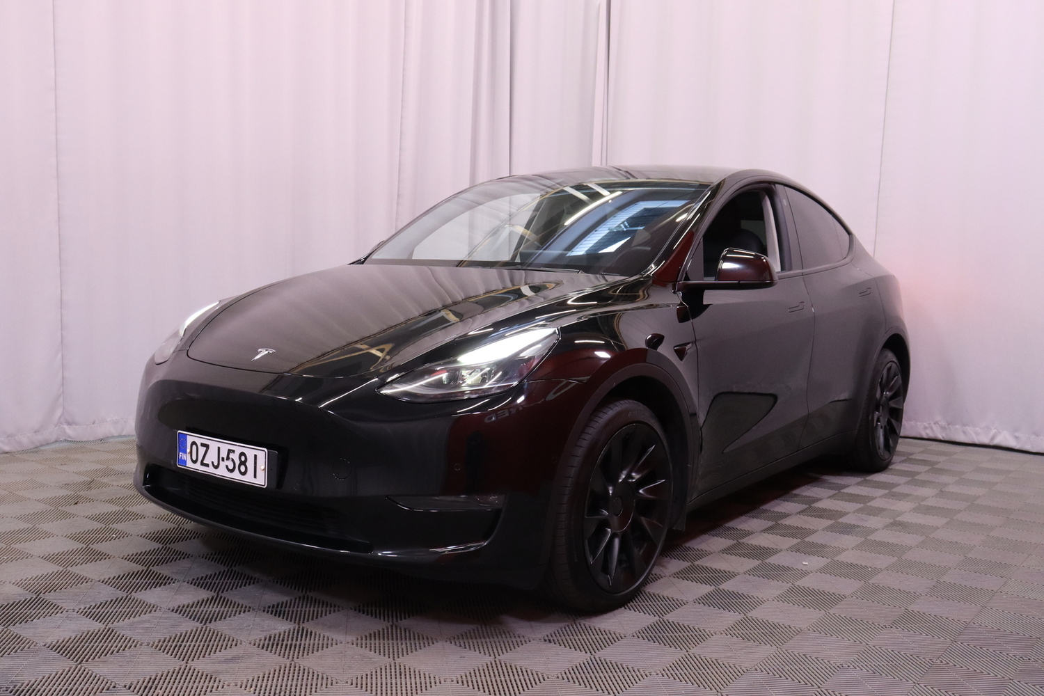 Tesla Model Y vaihtoauto
