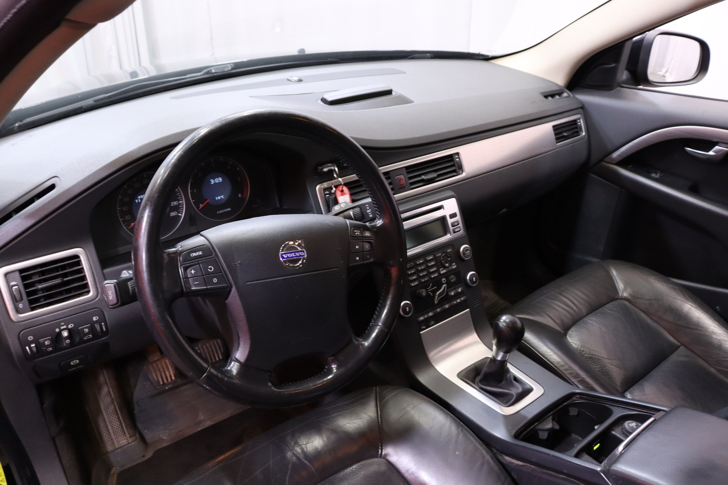Volvo V70 vaihtoauto