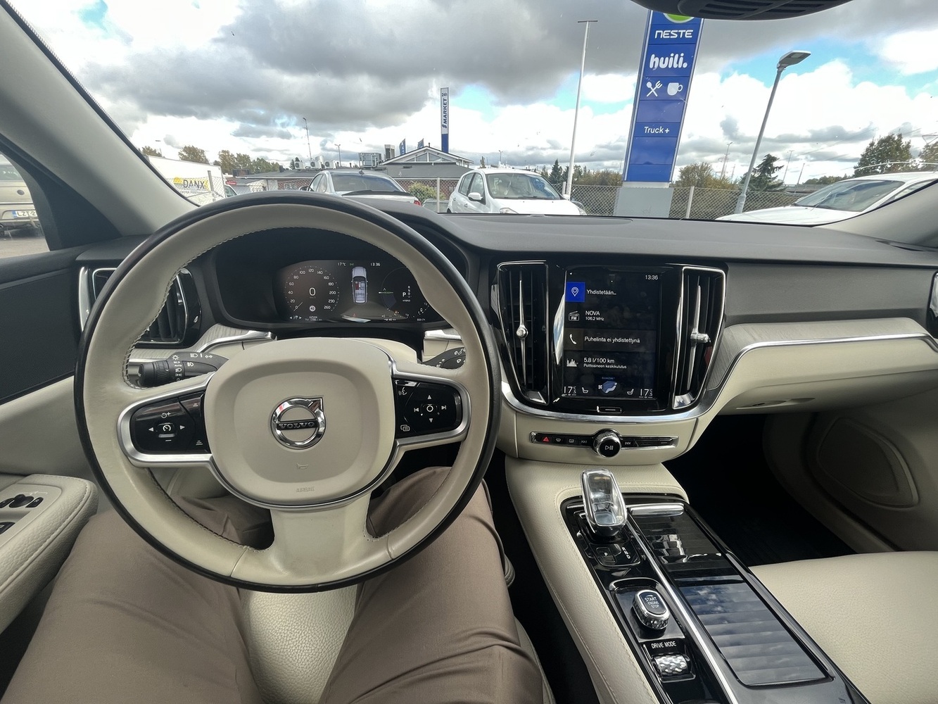 Volvo V60 vaihtoauto