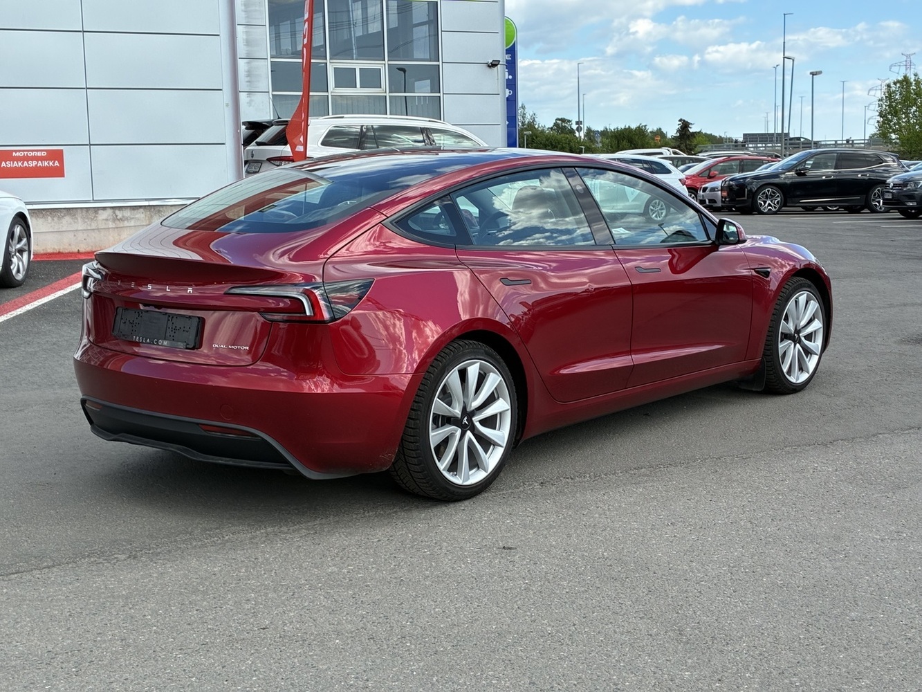 Tesla Model 3 vaihtoauto