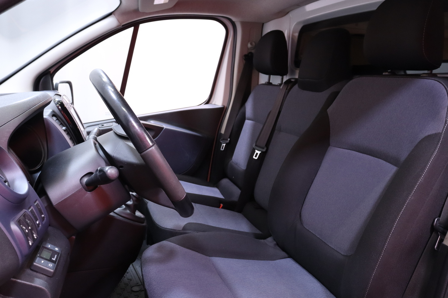 Opel Vivaro vaihtoauto