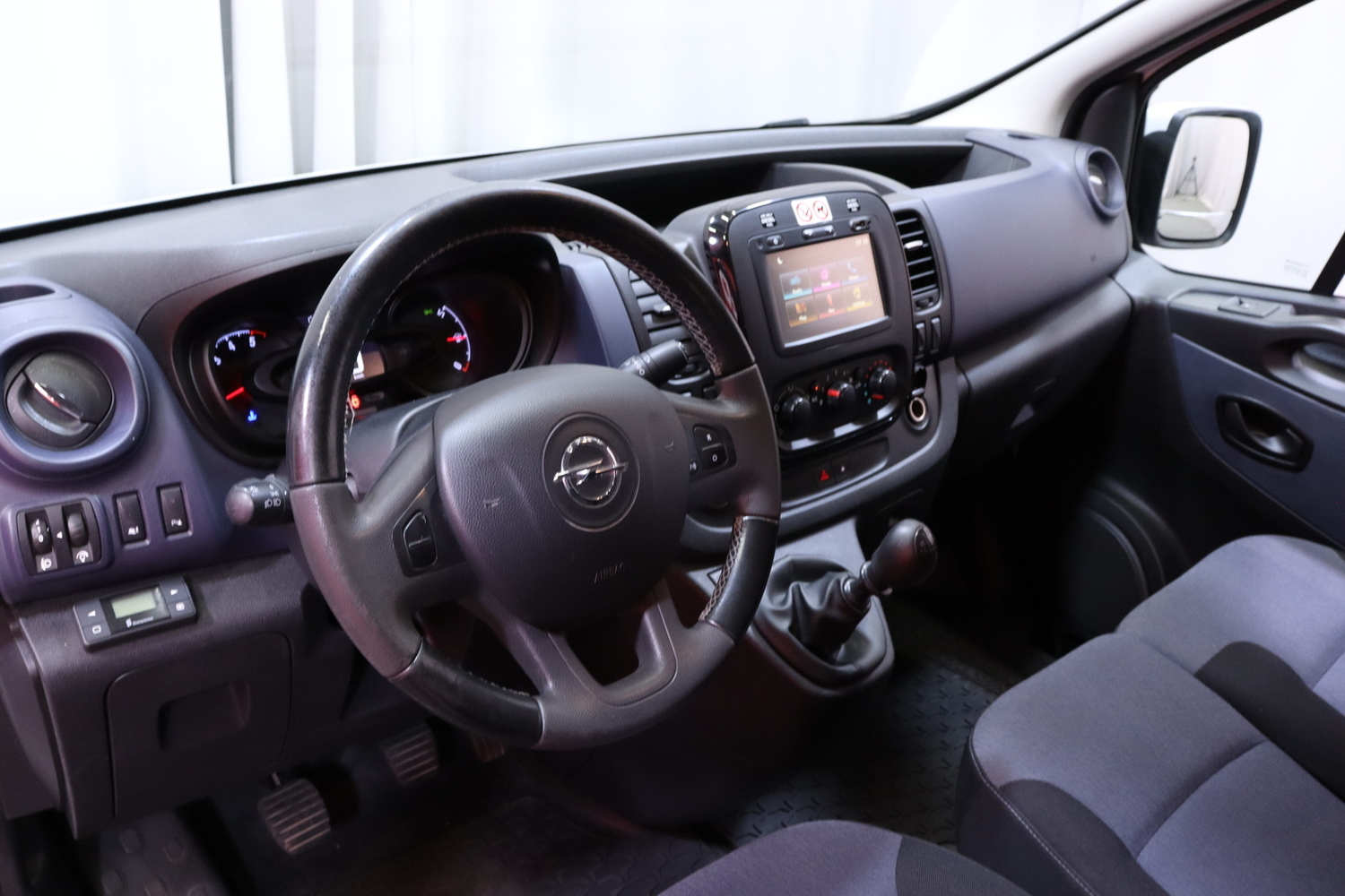 Opel Vivaro vaihtoauto
