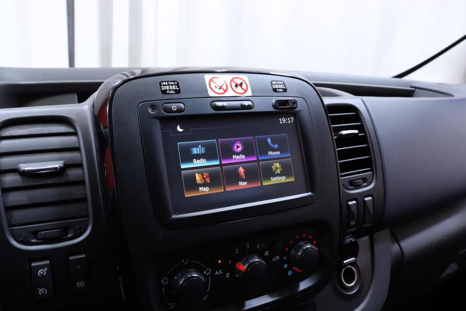 Opel Vivaro vaihtoauto