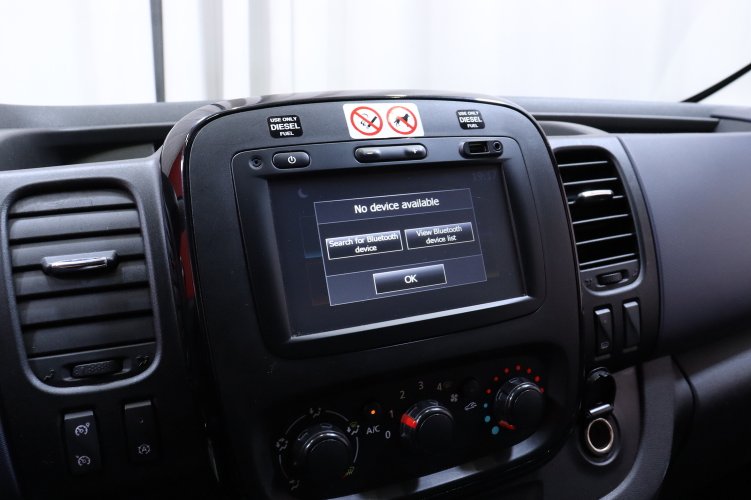Opel Vivaro vaihtoauto