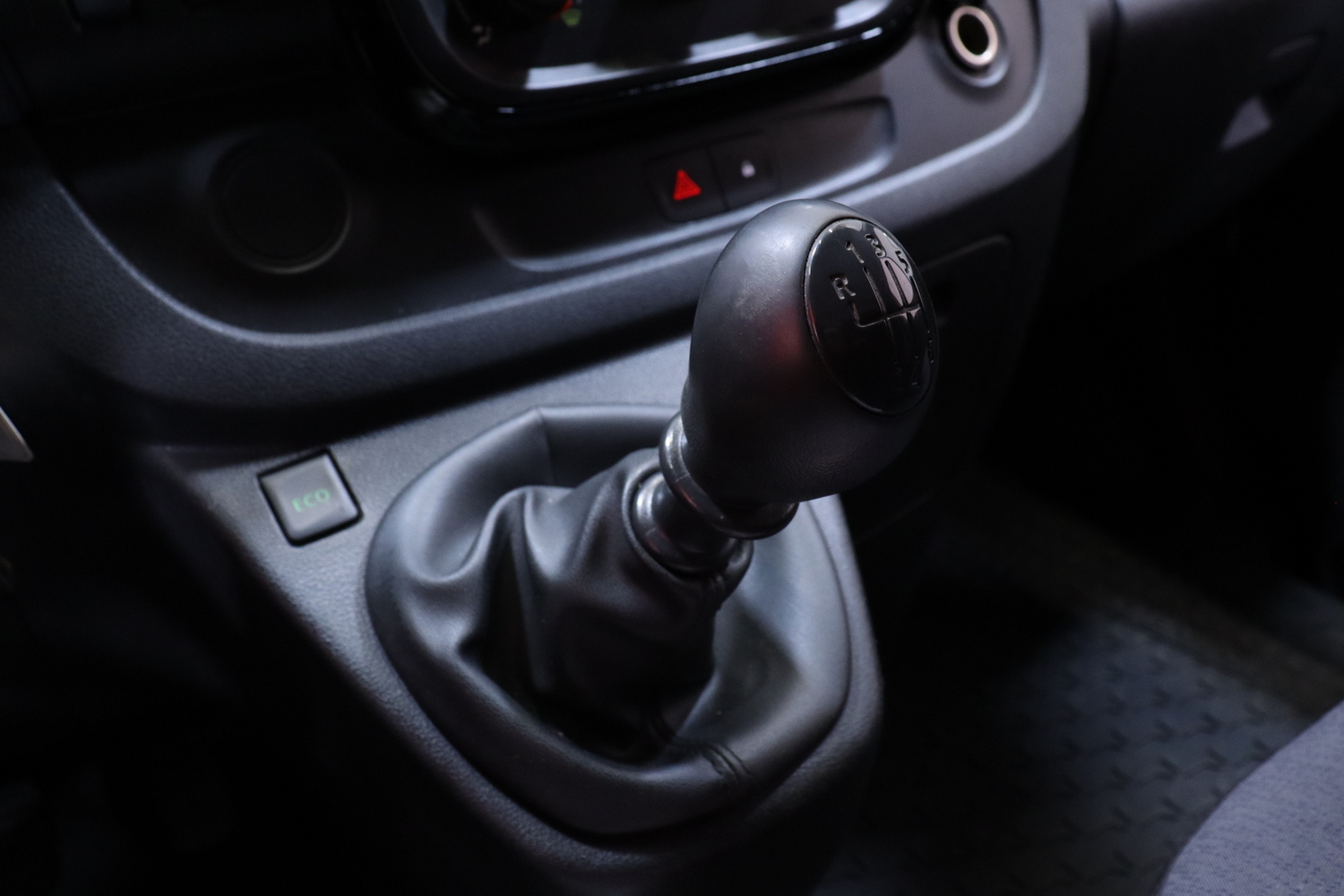 Opel Vivaro vaihtoauto