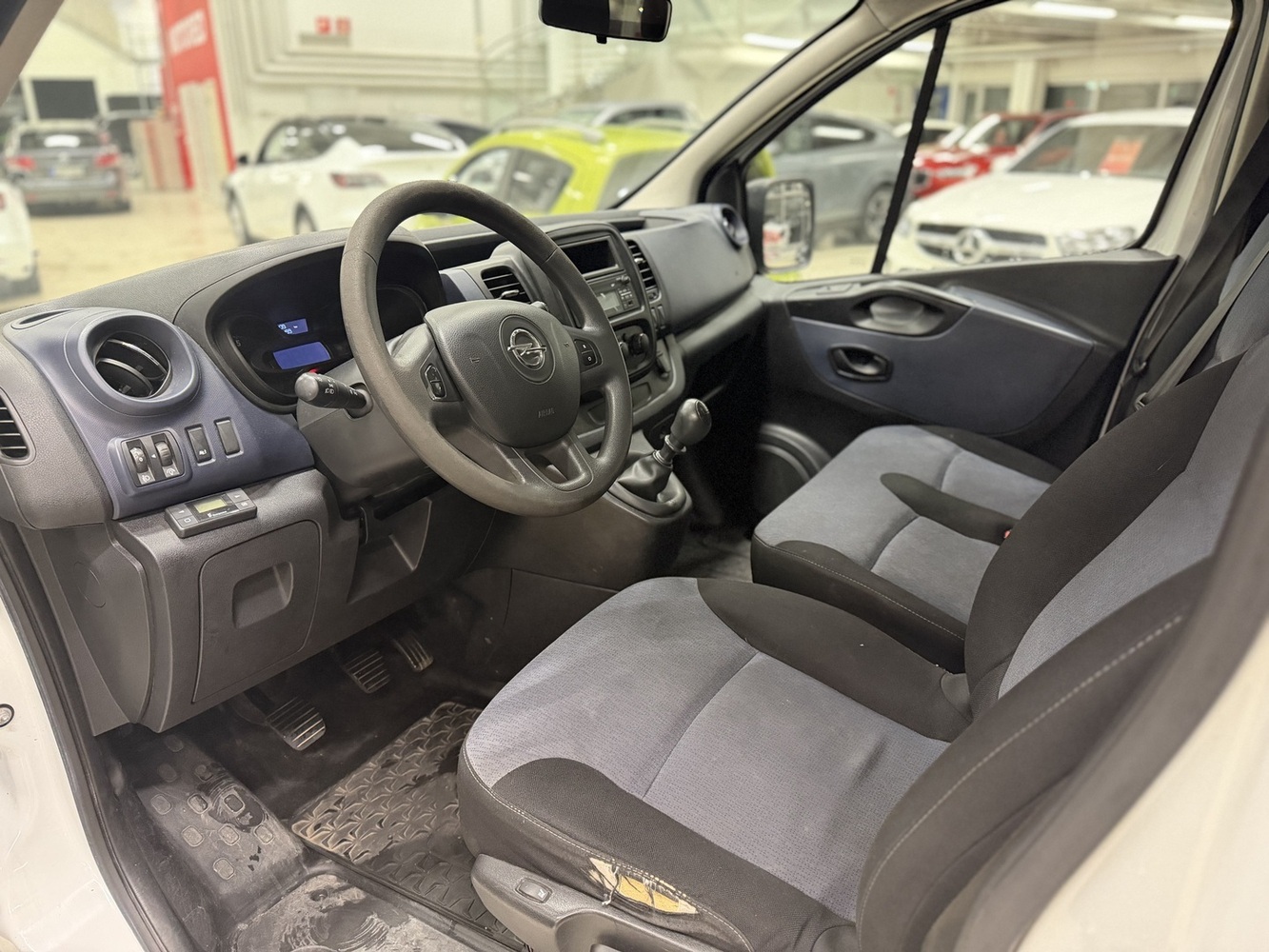 Opel Vivaro vaihtoauto