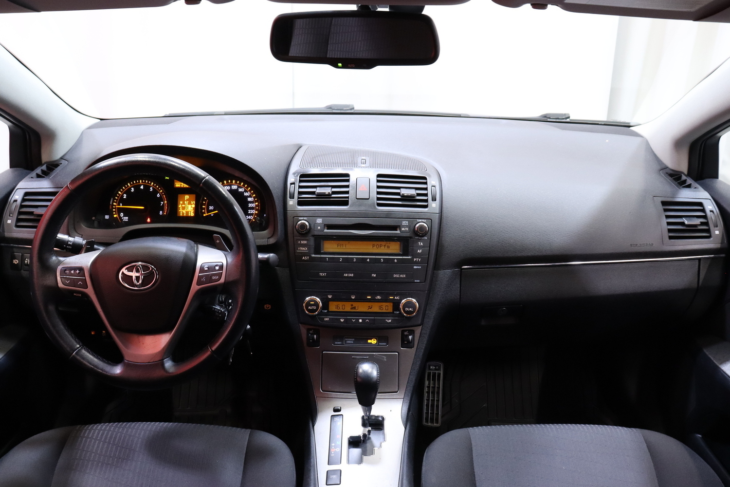 Toyota Avensis vaihtoauto