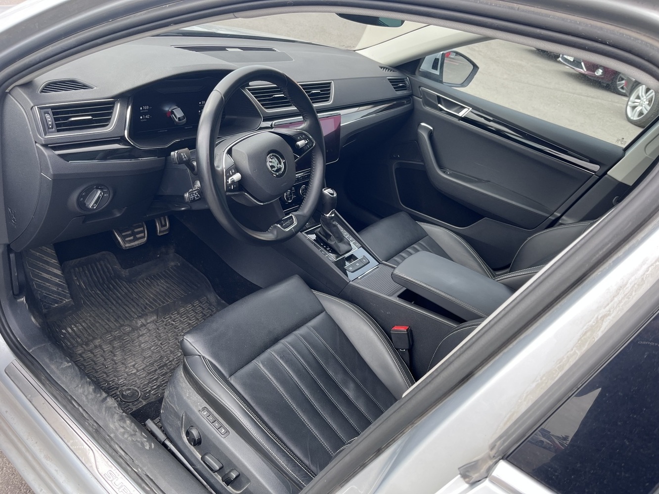 Skoda Superb vaihtoauto