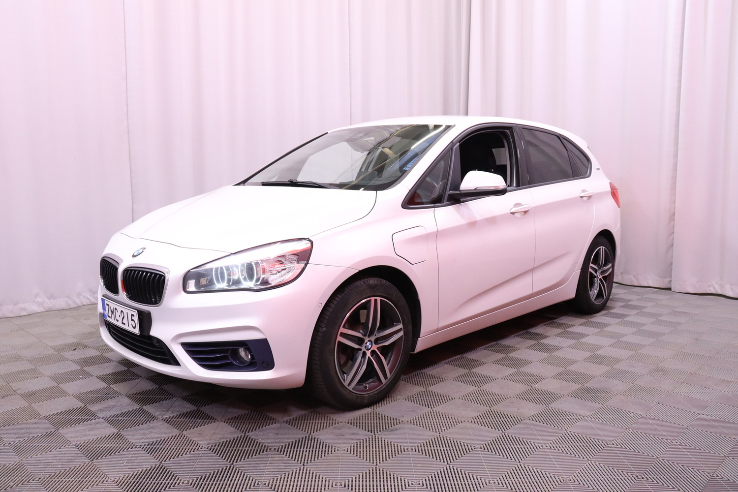 BMW 225 vaihtoauto