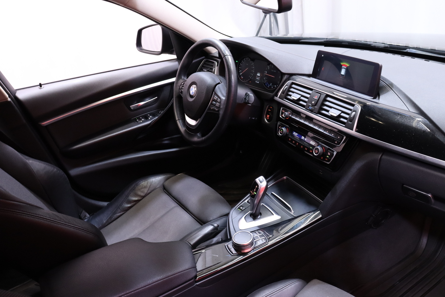 BMW 330 vaihtoauto