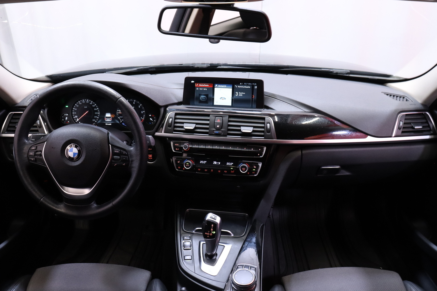 BMW 330 vaihtoauto
