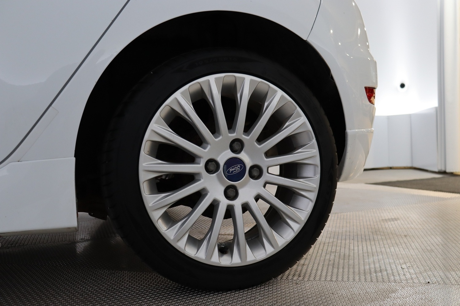 Ford Fiesta vaihtoauto
