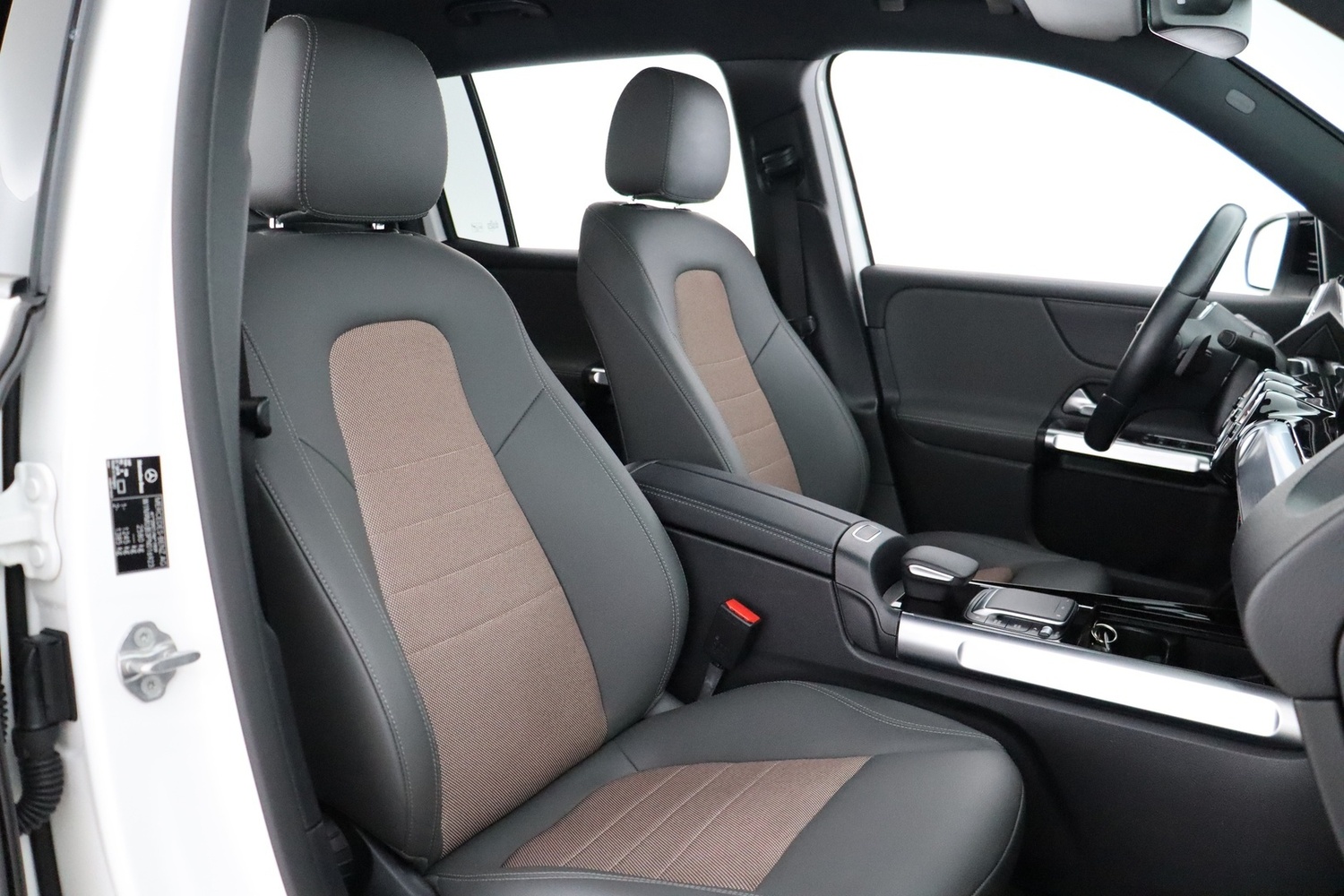 Mercedes-Benz EQB vaihtoauto
