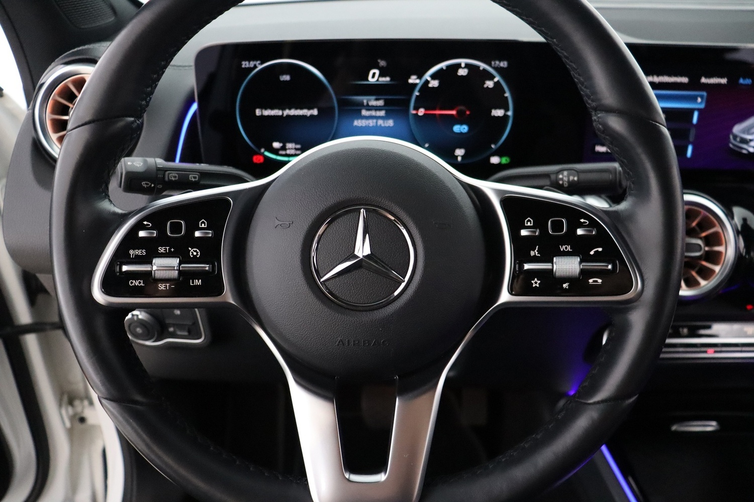 Mercedes-Benz EQB vaihtoauto
